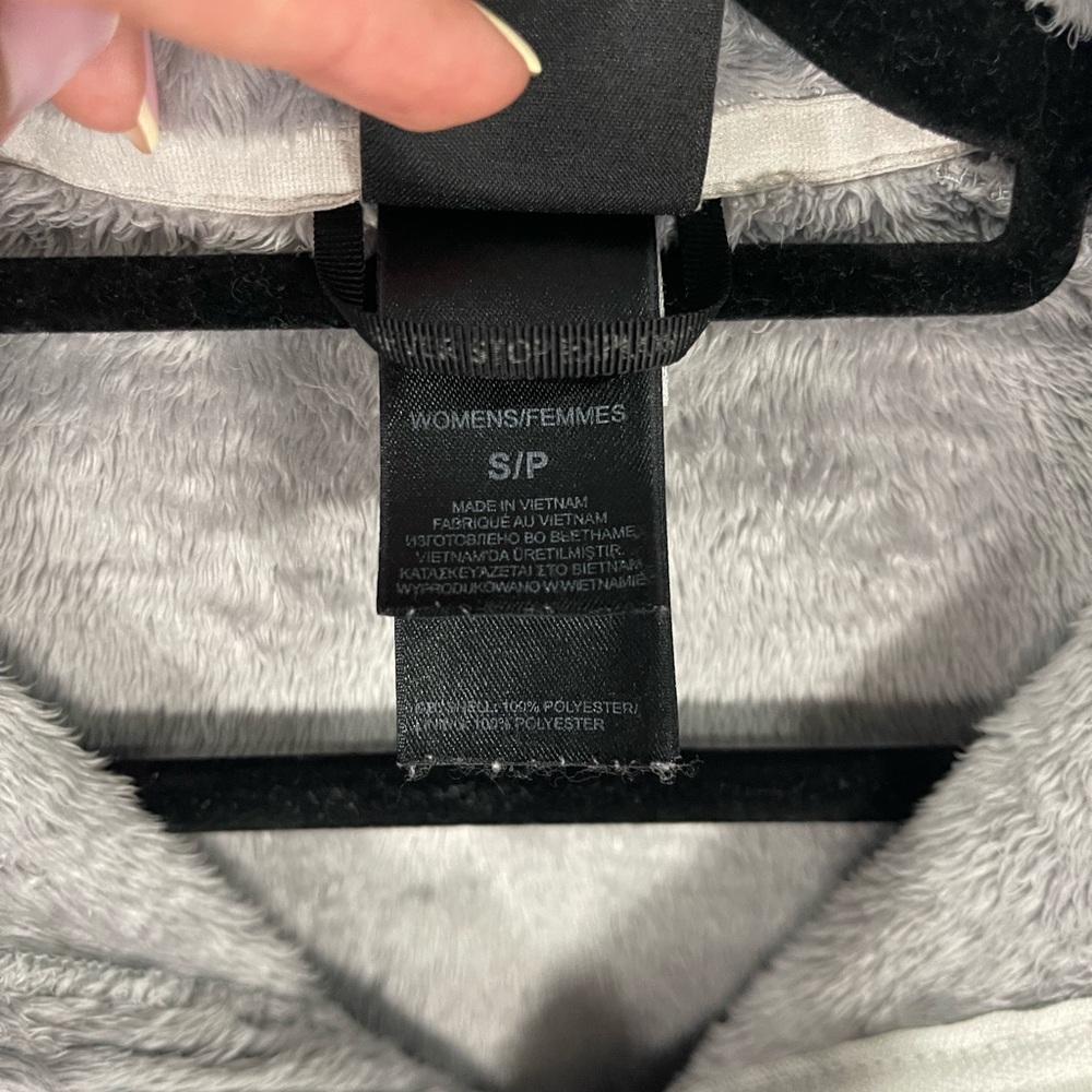 The North Face Gray Fuzzy Fleece Jacket Women's Sz S Full Zip Thermal Pockets - Picture 4 of 7